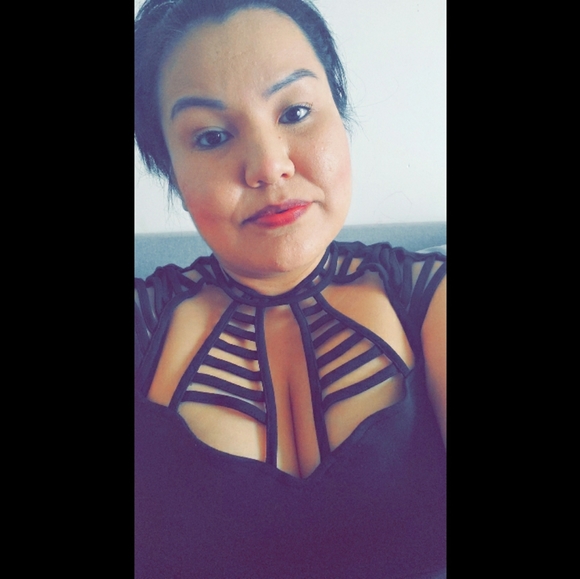 Meet your Posher, Felicia - Picture 2 of 2